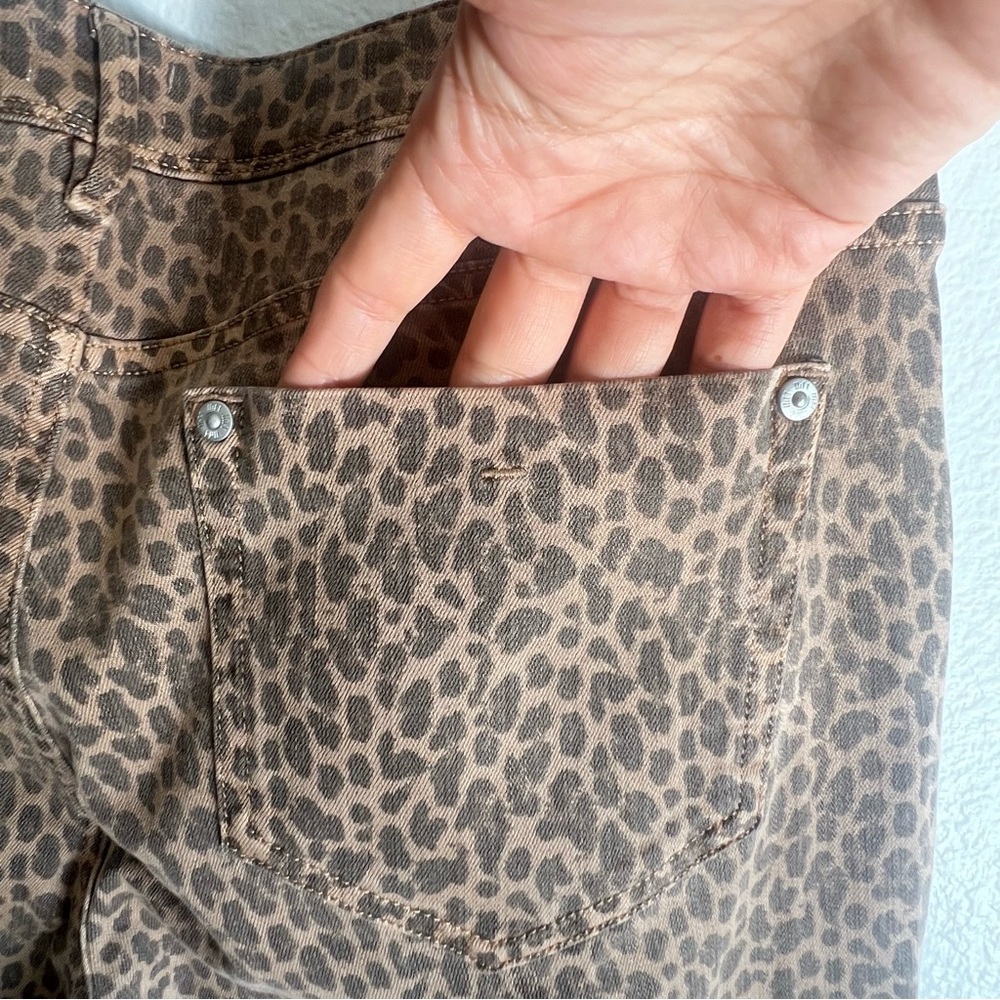 J.Jill Authentic Fit Slim-Leg Jeans Classic Cheetah Print Size 8 NWT - Picture 12 of 16